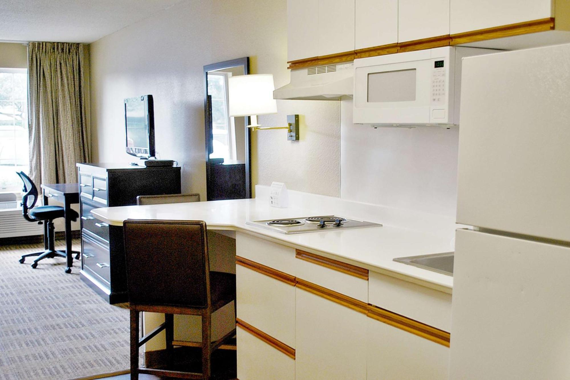 Extended Stay America Suites - Newark - Woodbridge Exterior photo