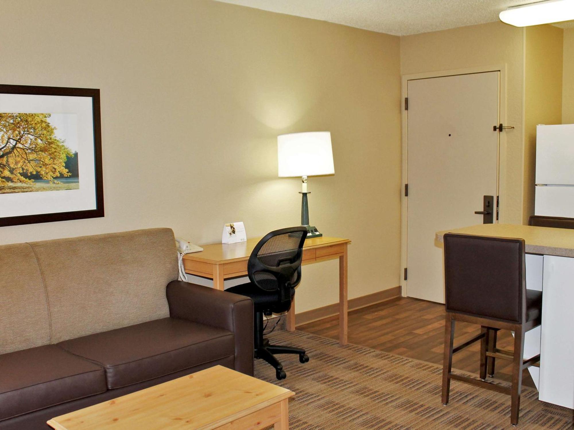 Extended Stay America Suites - Newark - Woodbridge Exterior photo