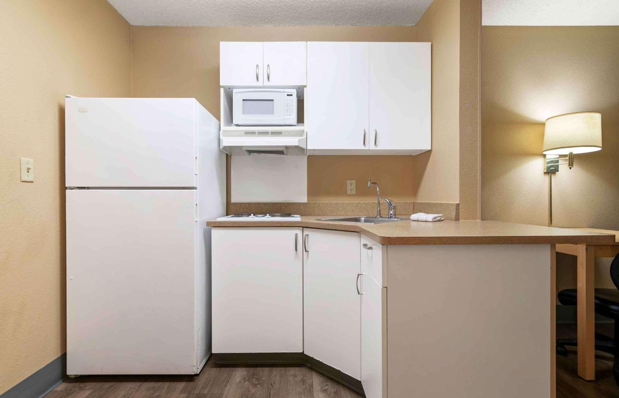 Extended Stay America Suites - Newark - Woodbridge Exterior photo
