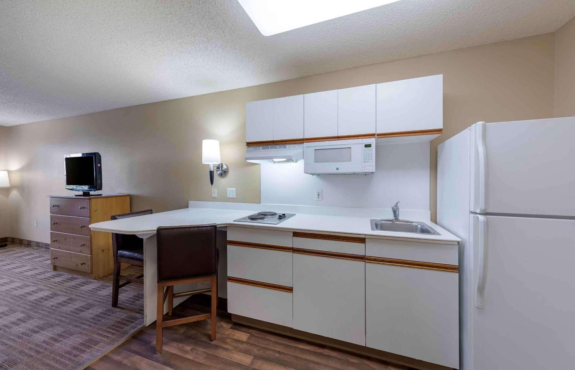 Extended Stay America Suites - Newark - Woodbridge Exterior photo