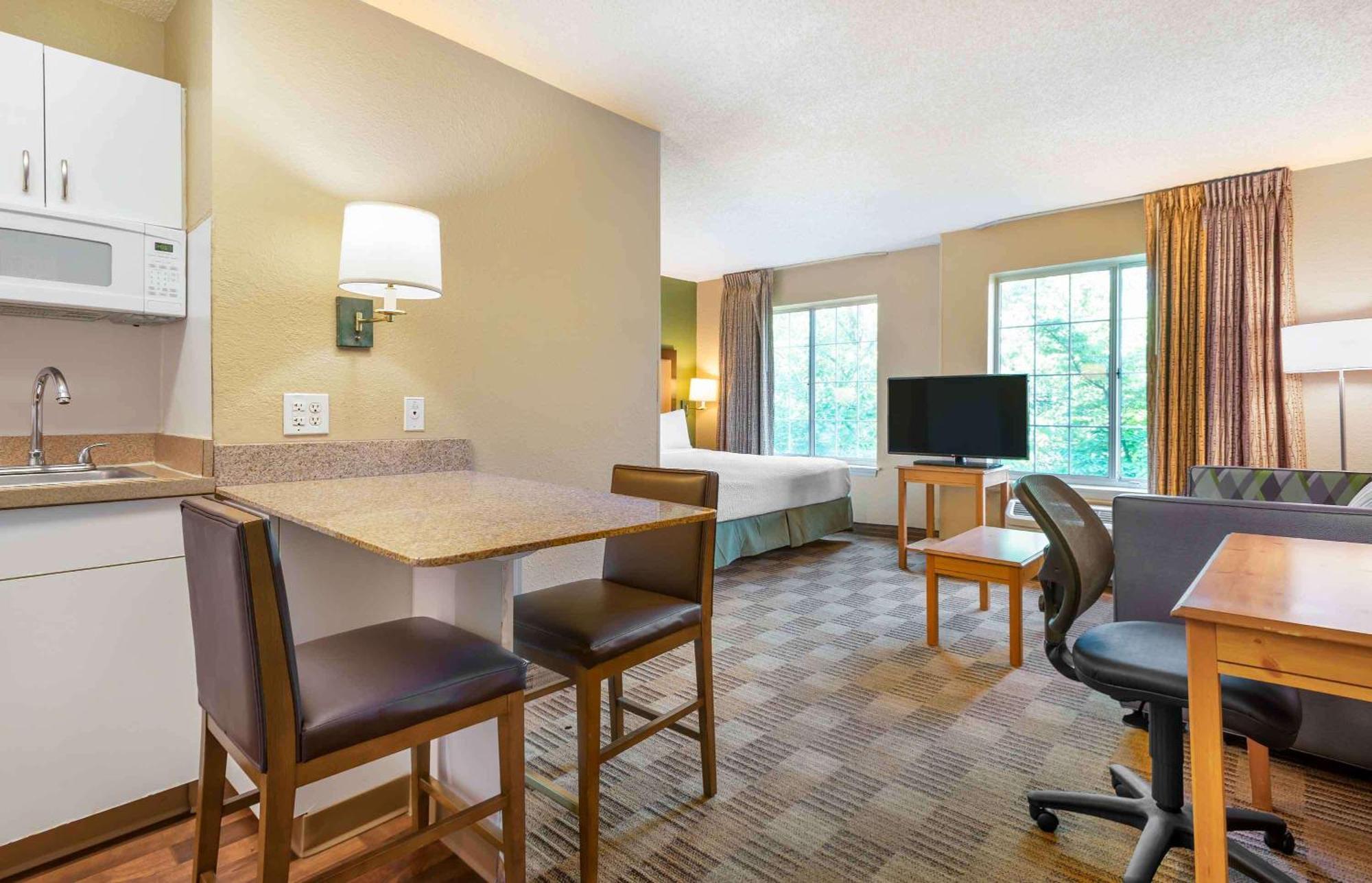 Extended Stay America Suites - Newark - Woodbridge Exterior photo